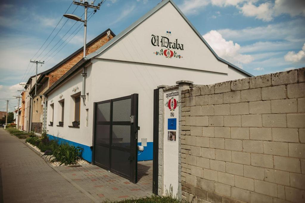 Apartmán U Drába: ubytování na Slovácku v Miloticích u Kyjova Milotice Exterior foto